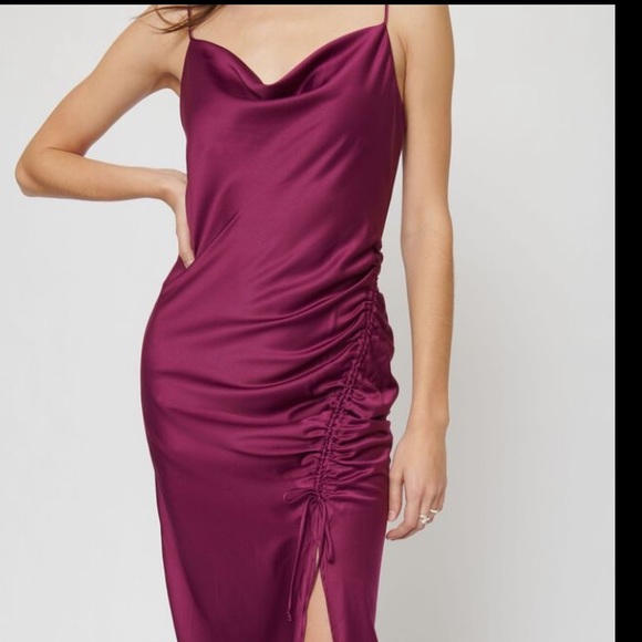 💎 NWT Dynamite - Ruched Satin Midi Dress - Picture 2 of 2